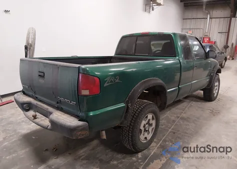 2000 Chevrolet S-10 Ls z USA, uszkodzony, nr VIN 1GCCT19W6Y8186335